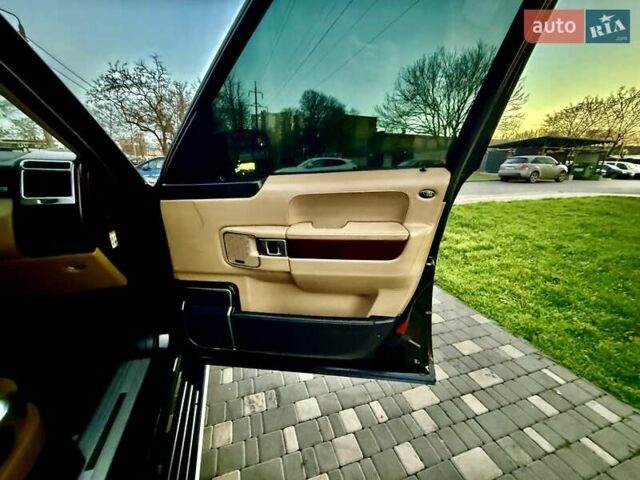 Черный Ленд Ровер Рендж Ровер, объемом двигателя 5 л и пробегом 265 тыс. км за 17999 $, фото 41 на Automoto.ua