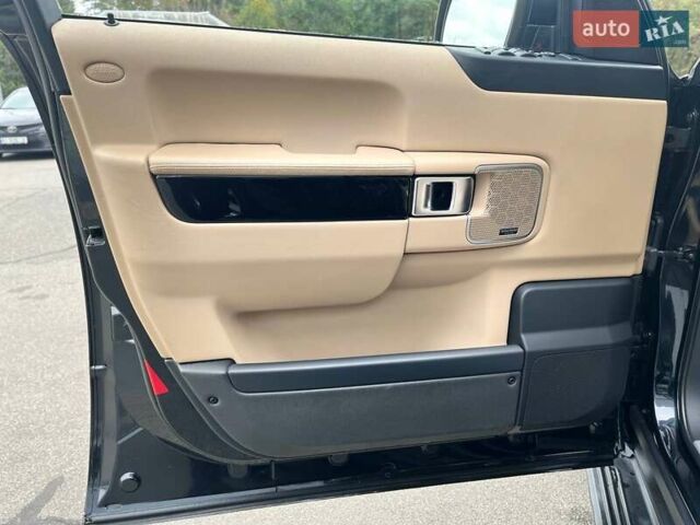 Черный Ленд Ровер Рендж Ровер, объемом двигателя 5 л и пробегом 164 тыс. км за 18400 $, фото 16 на Automoto.ua