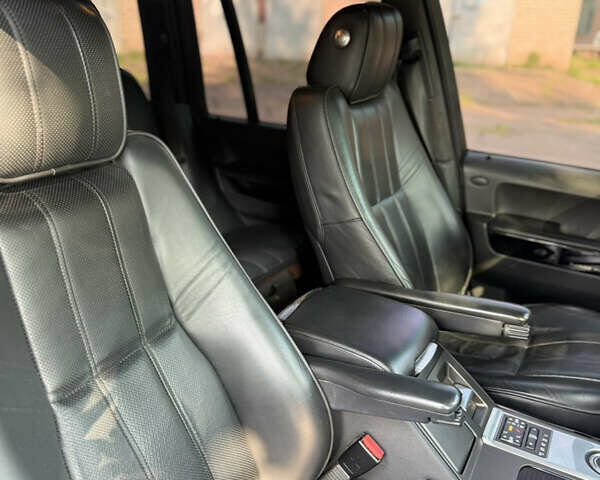 Чорний Ленд Ровер Рендж Ровер, об'ємом двигуна 4.37 л та пробігом 227 тис. км за 16900 $, фото 11 на Automoto.ua