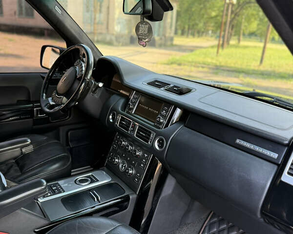 Чорний Ленд Ровер Рендж Ровер, об'ємом двигуна 4.37 л та пробігом 227 тис. км за 16900 $, фото 10 на Automoto.ua