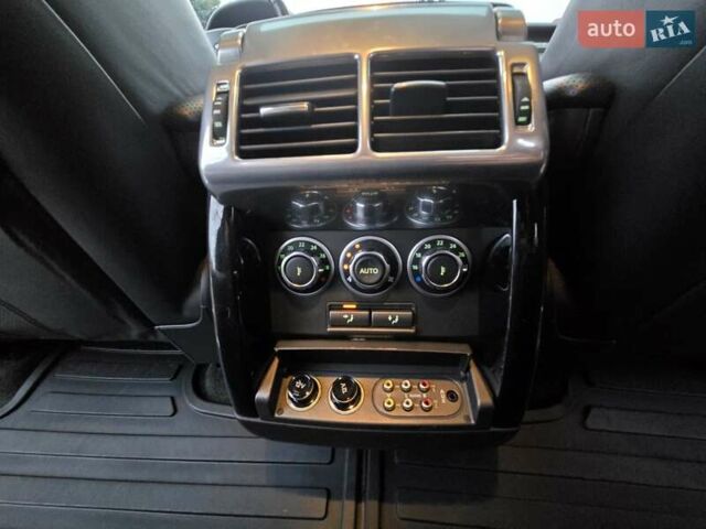 Черный Ленд Ровер Рендж Ровер, объемом двигателя 5 л и пробегом 190 тыс. км за 17000 $, фото 27 на Automoto.ua