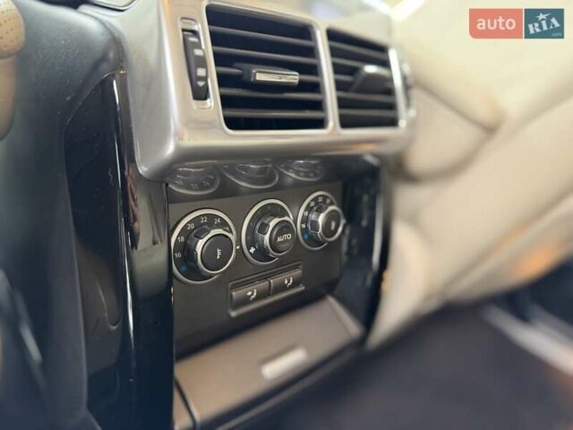 Чорний Ленд Ровер Рендж Ровер, об'ємом двигуна 5 л та пробігом 163 тис. км за 11990 $, фото 30 на Automoto.ua