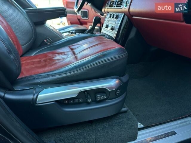 Чорний Ленд Ровер Рендж Ровер, об'ємом двигуна 5 л та пробігом 372 тис. км за 12500 $, фото 40 на Automoto.ua