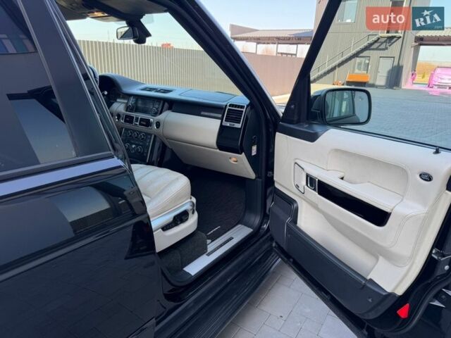 Чорний Ленд Ровер Рендж Ровер, об'ємом двигуна 5 л та пробігом 181 тис. км за 17999 $, фото 17 на Automoto.ua