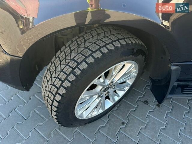 Чорний Ленд Ровер Рендж Ровер, об'ємом двигуна 5 л та пробігом 372 тис. км за 12500 $, фото 26 на Automoto.ua