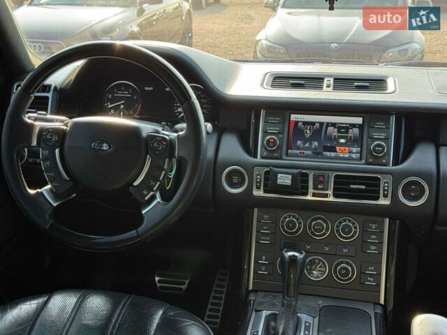 Черный Ленд Ровер Рендж Ровер, объемом двигателя 5 л и пробегом 242 тыс. км за 14999 $, фото 9 на Automoto.ua