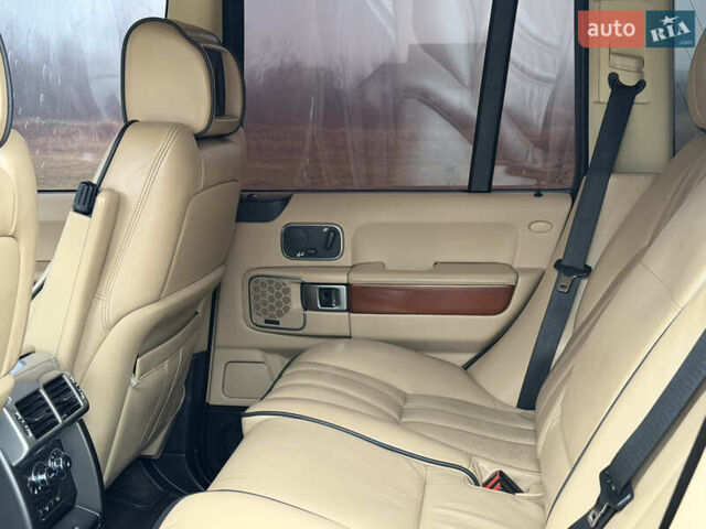 Черный Ленд Ровер Рендж Ровер, объемом двигателя 5 л и пробегом 195 тыс. км за 16000 $, фото 19 на Automoto.ua