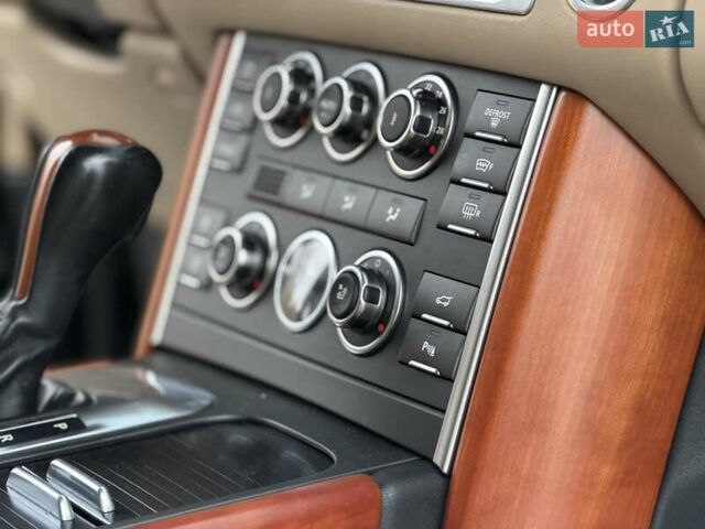 Черный Ленд Ровер Рендж Ровер, объемом двигателя 5 л и пробегом 195 тыс. км за 16000 $, фото 27 на Automoto.ua