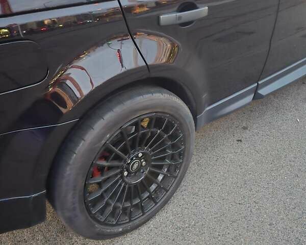 Черный Ленд Ровер Рендж Ровер, объемом двигателя 5 л и пробегом 210 тыс. км за 17000 $, фото 7 на Automoto.ua