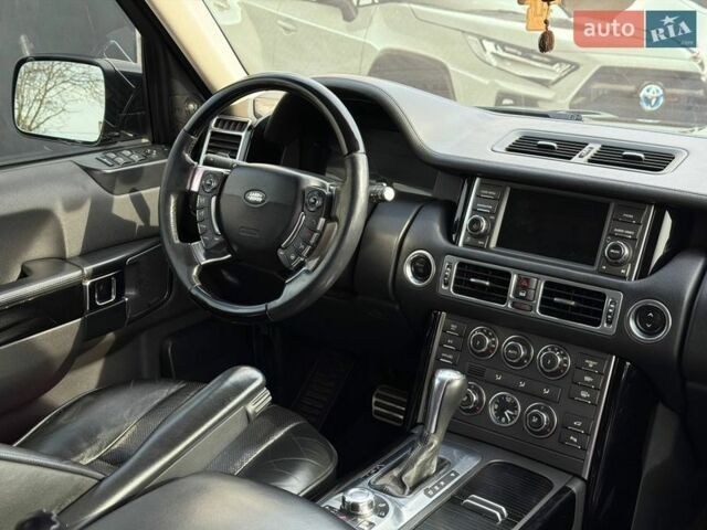 Чорний Ленд Ровер Рендж Ровер, об'ємом двигуна 5 л та пробігом 276 тис. км за 15000 $, фото 3 на Automoto.ua