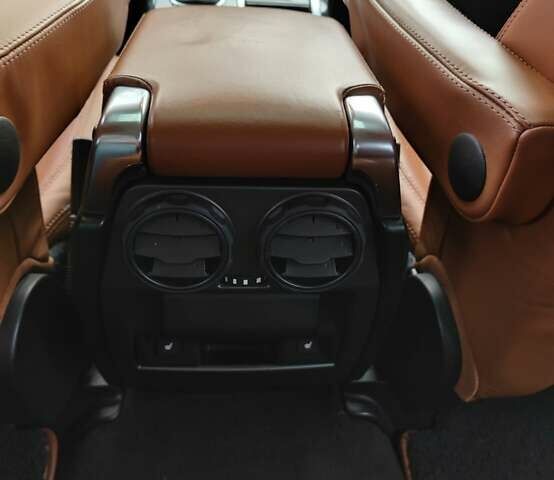 Черный Ленд Ровер Рендж Ровер, объемом двигателя 5 л и пробегом 210 тыс. км за 17000 $, фото 15 на Automoto.ua