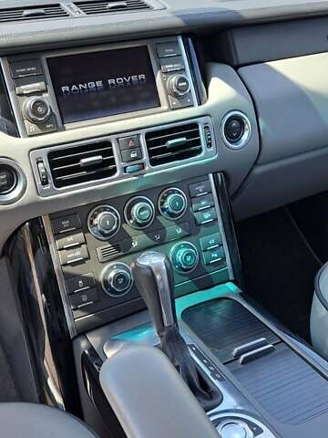 Черный Ленд Ровер Рендж Ровер, объемом двигателя 5 л и пробегом 184 тыс. км за 12800 $, фото 8 на Automoto.ua