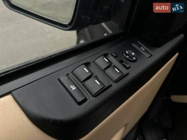 Черный Ленд Ровер Рендж Ровер, объемом двигателя 5 л и пробегом 164 тыс. км за 18400 $, фото 18 на Automoto.ua