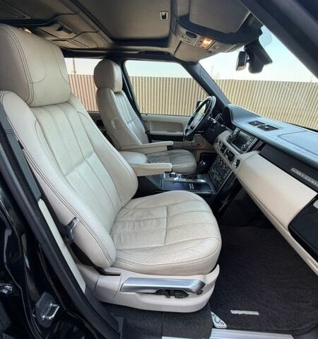 Чорний Ленд Ровер Рендж Ровер, об'ємом двигуна 5 л та пробігом 181 тис. км за 17999 $, фото 21 на Automoto.ua