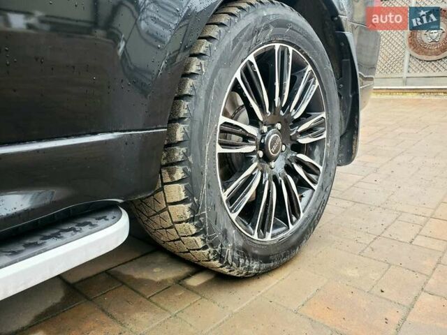 Черный Ленд Ровер Рендж Ровер, объемом двигателя 5 л и пробегом 235 тыс. км за 15000 $, фото 18 на Automoto.ua