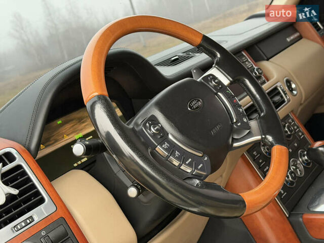 Черный Ленд Ровер Рендж Ровер, объемом двигателя 5 л и пробегом 195 тыс. км за 16000 $, фото 12 на Automoto.ua