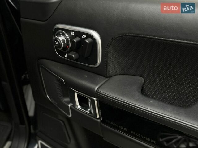 Чорний Ленд Ровер Рендж Ровер, об'ємом двигуна 5 л та пробігом 129 тис. км за 24999 $, фото 29 на Automoto.ua