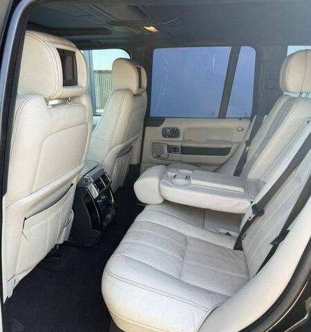 Чорний Ленд Ровер Рендж Ровер, об'ємом двигуна 5 л та пробігом 181 тис. км за 17999 $, фото 33 на Automoto.ua