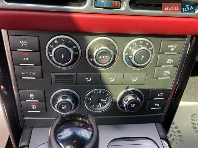 Чорний Ленд Ровер Рендж Ровер, об'ємом двигуна 5 л та пробігом 231 тис. км за 19500 $, фото 16 на Automoto.ua