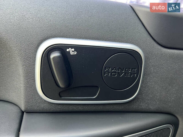 Чорний Ленд Ровер Рендж Ровер, об'ємом двигуна 5 л та пробігом 105 тис. км за 25000 $, фото 18 на Automoto.ua
