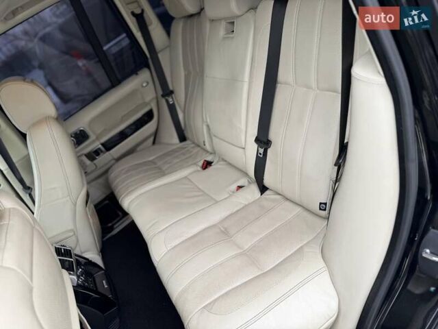 Чорний Ленд Ровер Рендж Ровер, об'ємом двигуна 5 л та пробігом 163 тис. км за 11990 $, фото 29 на Automoto.ua