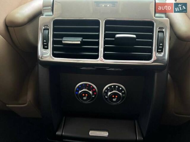 Черный Ленд Ровер Рендж Ровер, объемом двигателя 5 л и пробегом 164 тыс. км за 18400 $, фото 46 на Automoto.ua