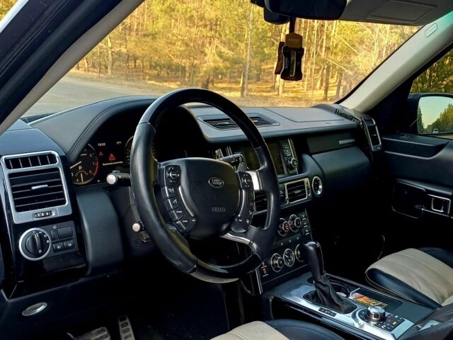 Чорний Ленд Ровер Рендж Ровер, об'ємом двигуна 5 л та пробігом 225 тис. км за 15000 $, фото 4 на Automoto.ua