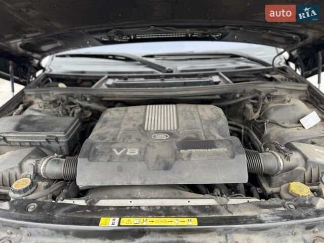 Чорний Ленд Ровер Рендж Ровер, об'ємом двигуна 5 л та пробігом 163 тис. км за 11990 $, фото 35 на Automoto.ua