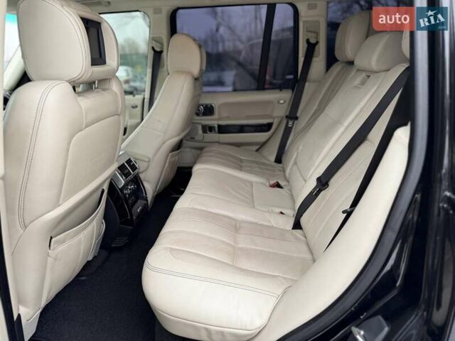 Чорний Ленд Ровер Рендж Ровер, об'ємом двигуна 5 л та пробігом 163 тис. км за 11990 $, фото 27 на Automoto.ua