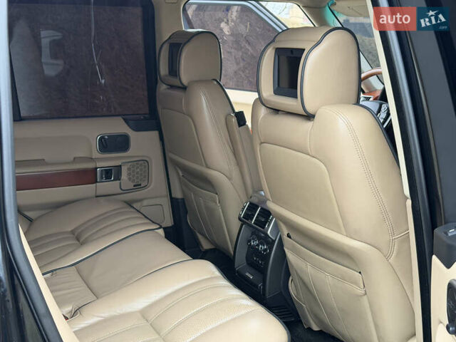 Черный Ленд Ровер Рендж Ровер, объемом двигателя 5 л и пробегом 195 тыс. км за 16000 $, фото 24 на Automoto.ua