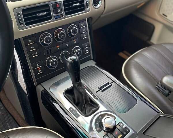 Чорний Ленд Ровер Рендж Ровер, об'ємом двигуна 5 л та пробігом 189 тис. км за 16500 $, фото 7 на Automoto.ua