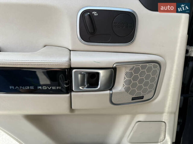 Черный Ленд Ровер Рендж Ровер, объемом двигателя 5 л и пробегом 268 тыс. км за 20000 $, фото 17 на Automoto.ua
