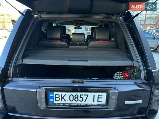 Чорний Ленд Ровер Рендж Ровер, об'ємом двигуна 5 л та пробігом 372 тис. км за 12500 $, фото 37 на Automoto.ua