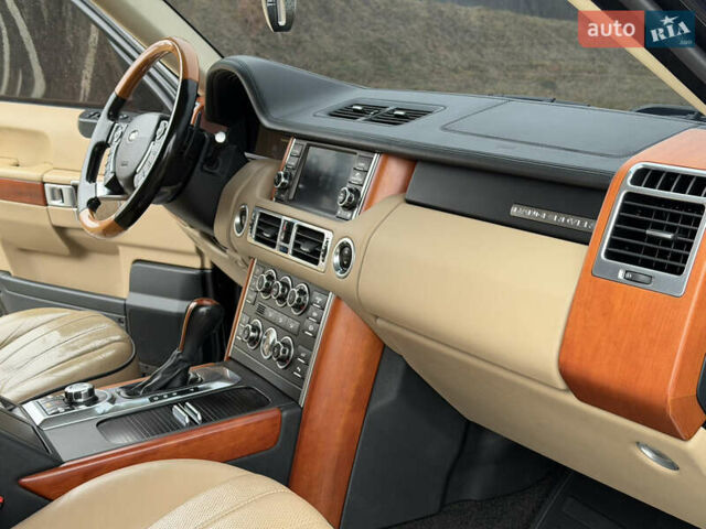 Черный Ленд Ровер Рендж Ровер, объемом двигателя 5 л и пробегом 195 тыс. км за 16000 $, фото 22 на Automoto.ua