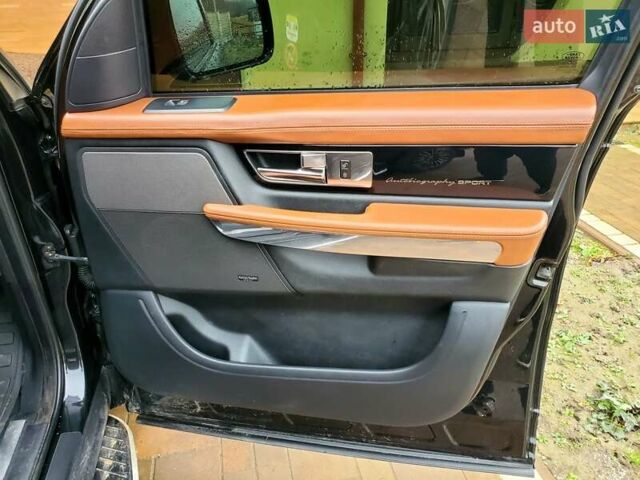 Черный Ленд Ровер Рендж Ровер, объемом двигателя 5 л и пробегом 235 тыс. км за 15000 $, фото 12 на Automoto.ua