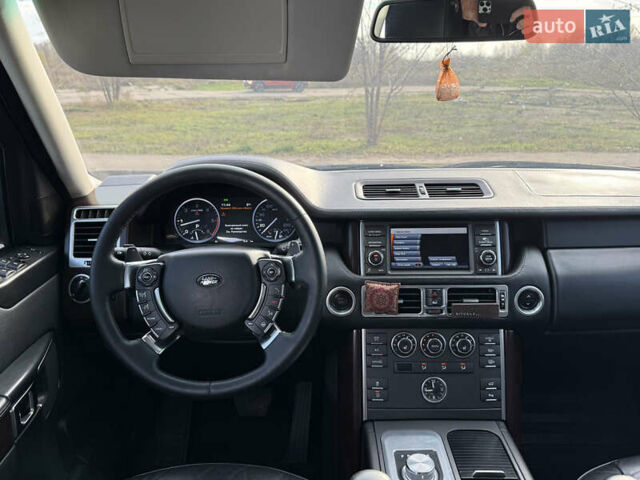 Чорний Ленд Ровер Рендж Ровер, об'ємом двигуна 4.37 л та пробігом 300 тис. км за 18999 $, фото 14 на Automoto.ua