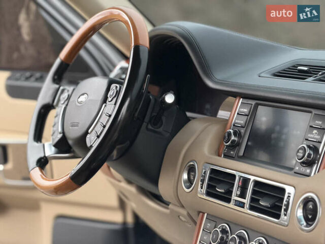 Черный Ленд Ровер Рендж Ровер, объемом двигателя 5 л и пробегом 195 тыс. км за 16000 $, фото 28 на Automoto.ua