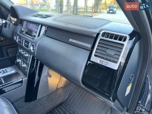 Чорний Ленд Ровер Рендж Ровер, об'ємом двигуна 4.39 л та пробігом 186 тис. км за 19600 $, фото 68 на Automoto.ua