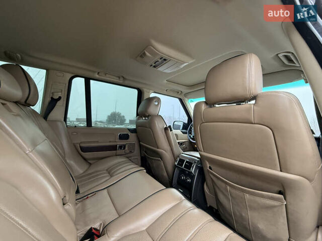 Чорний Ленд Ровер Рендж Ровер, об'ємом двигуна 4.37 л та пробігом 390 тис. км за 20500 $, фото 10 на Automoto.ua