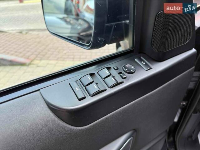 Черный Ленд Ровер Рендж Ровер, объемом двигателя 5 л и пробегом 179 тыс. км за 22900 $, фото 12 на Automoto.ua