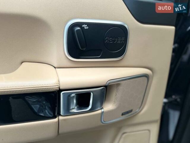 Черный Ленд Ровер Рендж Ровер, объемом двигателя 5 л и пробегом 164 тыс. км за 18400 $, фото 49 на Automoto.ua