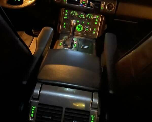 Черный Ленд Ровер Рендж Ровер, объемом двигателя 5 л и пробегом 250 тыс. км за 17700 $, фото 9 на Automoto.ua