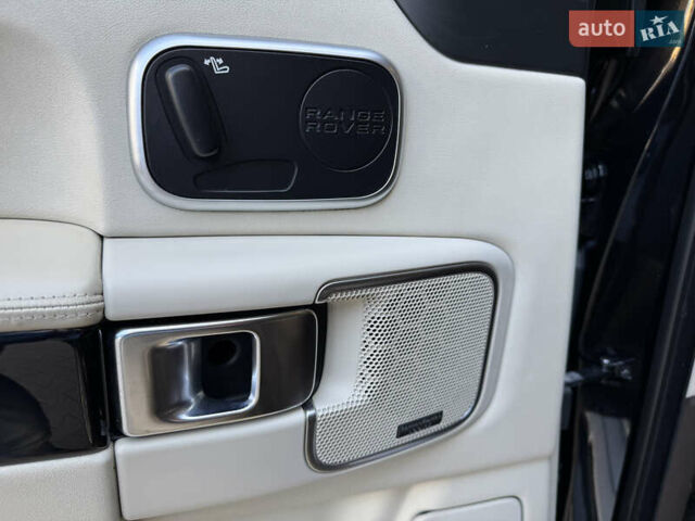 Черный Ленд Ровер Рендж Ровер, объемом двигателя 5 л и пробегом 225 тыс. км за 13500 $, фото 11 на Automoto.ua