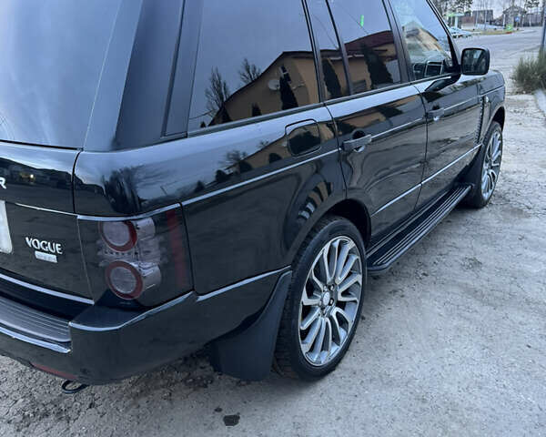 Чорний Ленд Ровер Рендж Ровер, об'ємом двигуна 4.37 л та пробігом 246 тис. км за 17777 $, фото 9 на Automoto.ua