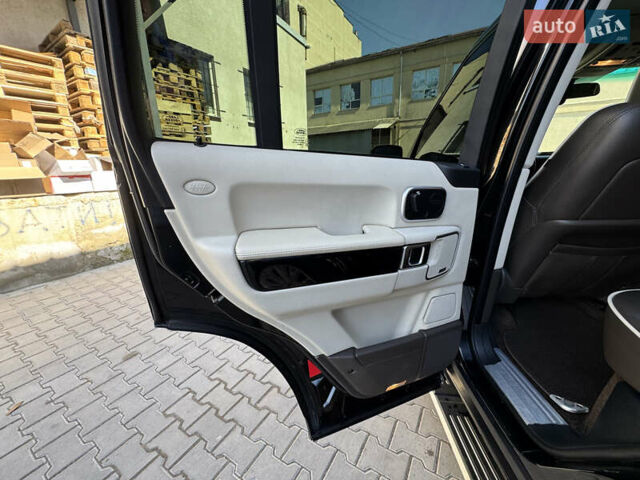 Черный Ленд Ровер Рендж Ровер, объемом двигателя 5 л и пробегом 225 тыс. км за 13500 $, фото 10 на Automoto.ua