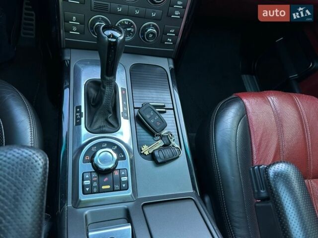 Чорний Ленд Ровер Рендж Ровер, об'ємом двигуна 5 л та пробігом 372 тис. км за 12500 $, фото 48 на Automoto.ua