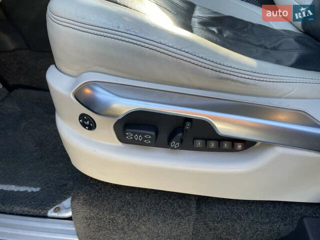 Чорний Ленд Ровер Рендж Ровер, об'ємом двигуна 5 л та пробігом 258 тис. км за 17000 $, фото 12 на Automoto.ua