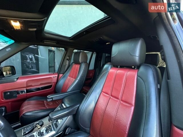 Чорний Ленд Ровер Рендж Ровер, об'ємом двигуна 5 л та пробігом 372 тис. км за 12500 $, фото 29 на Automoto.ua