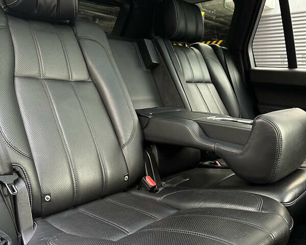 Черный Ленд Ровер Рендж Ровер, объемом двигателя 4.4 л и пробегом 218 тыс. км за 36000 $, фото 56 на Automoto.ua