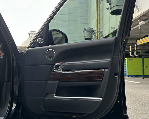 Черный Ленд Ровер Рендж Ровер, объемом двигателя 4.4 л и пробегом 218 тыс. км за 36000 $, фото 53 на Automoto.ua